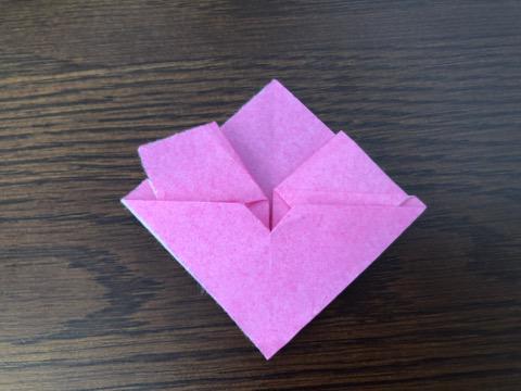 桃の花を折り紙の手順11